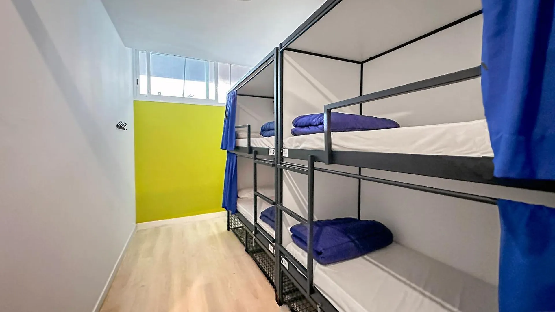 Palma Port Hostel - Albergue Juvenil 0*,  Spanien